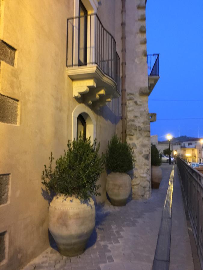 Licodia Eubea B&B Santapau Charme Living מראה חיצוני תמונה